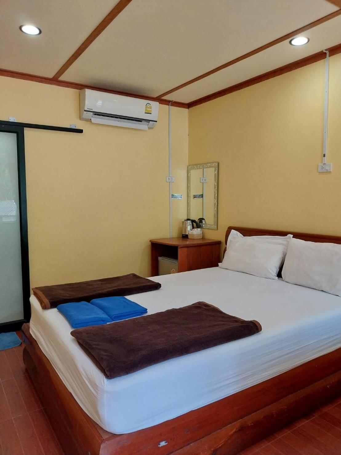 Phi Phi Sand Sea View Resort Экстерьер фото